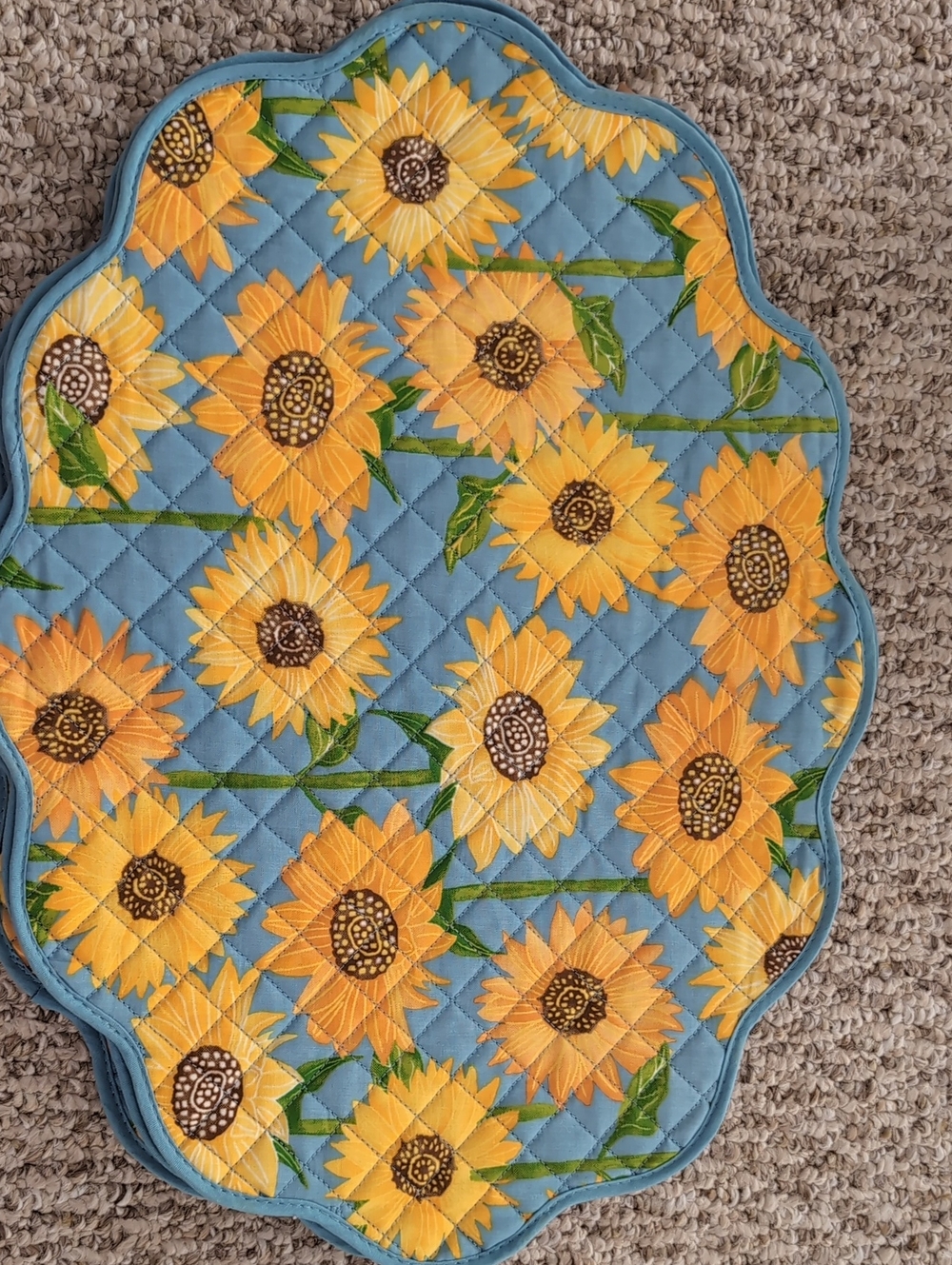 NWT Sunflower Quilted Place Mat  Set Of 6 & Table runner